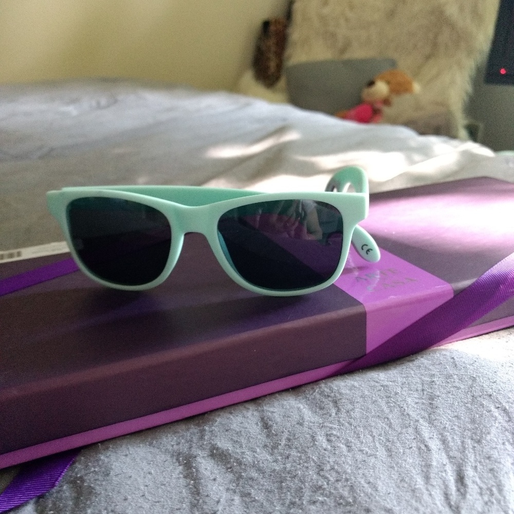 PINK SUNGLASSES